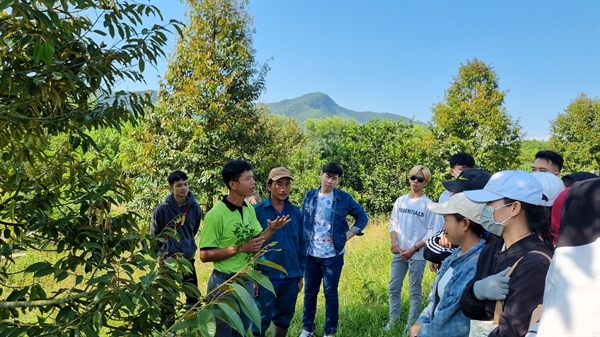 Nông dân phát triển kinh tế “nhờ” làm du lịch